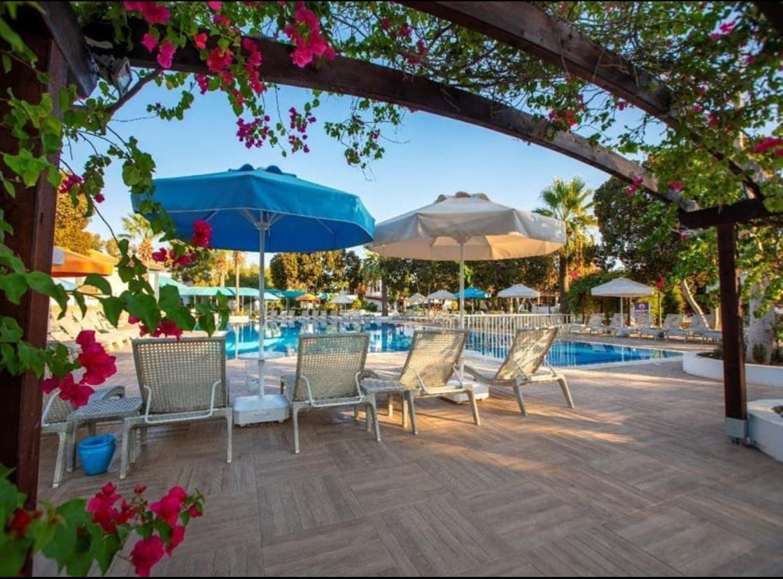 Merit Cyprus Gardens Seafront Resort & Beach & Casino Trikomo Buitenkant foto