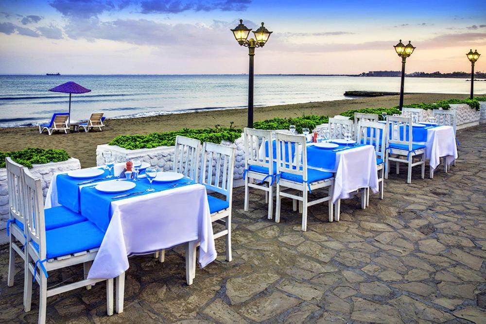 Merit Cyprus Gardens Seafront Resort & Beach & Casino Trikomo Buitenkant foto